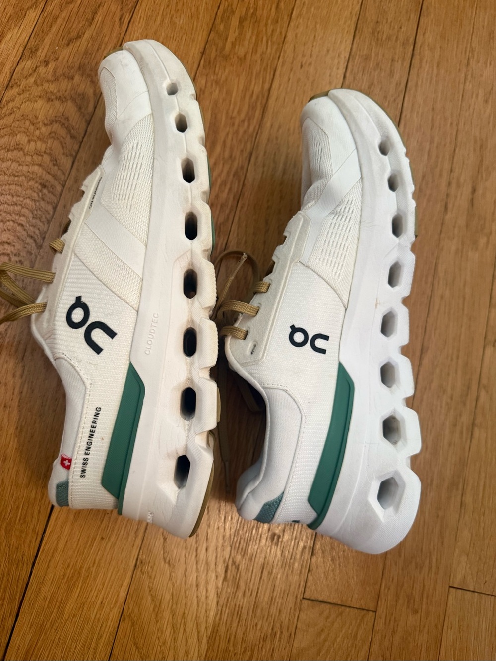 On Running women’s- Cloudrunner 2 Sneaker - Picture 4 of 9